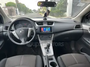 Nissan Sentra SR 4dr Sedan (1.8L 4cyl CVT) 2015 White