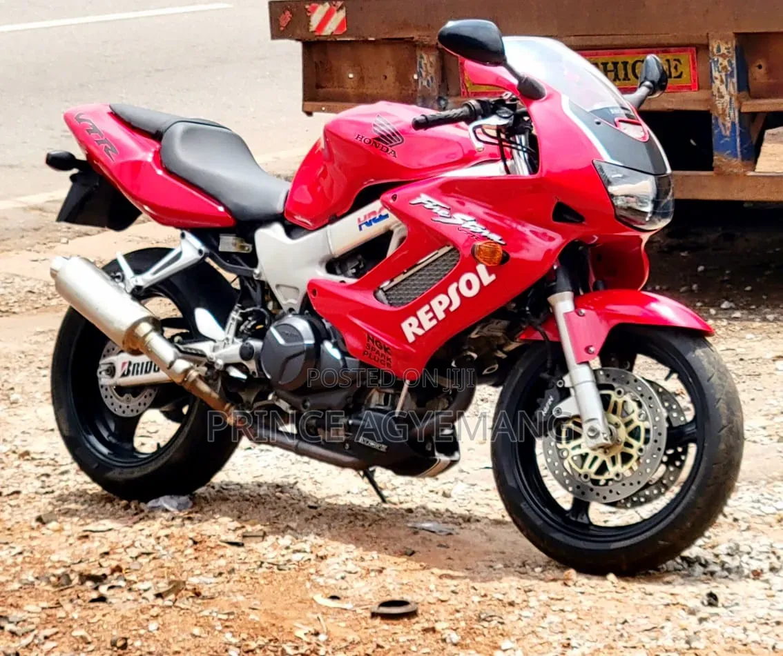 Honda VT 2005 Red