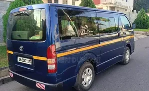 Toyota HiAce 2009 Blue
