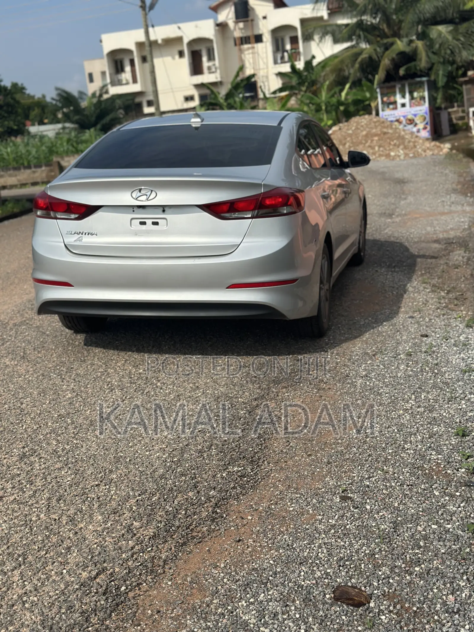 Hyundai Elantra SE Sedan FWD (2.0L 4cyl 6M) 2017 Silver
