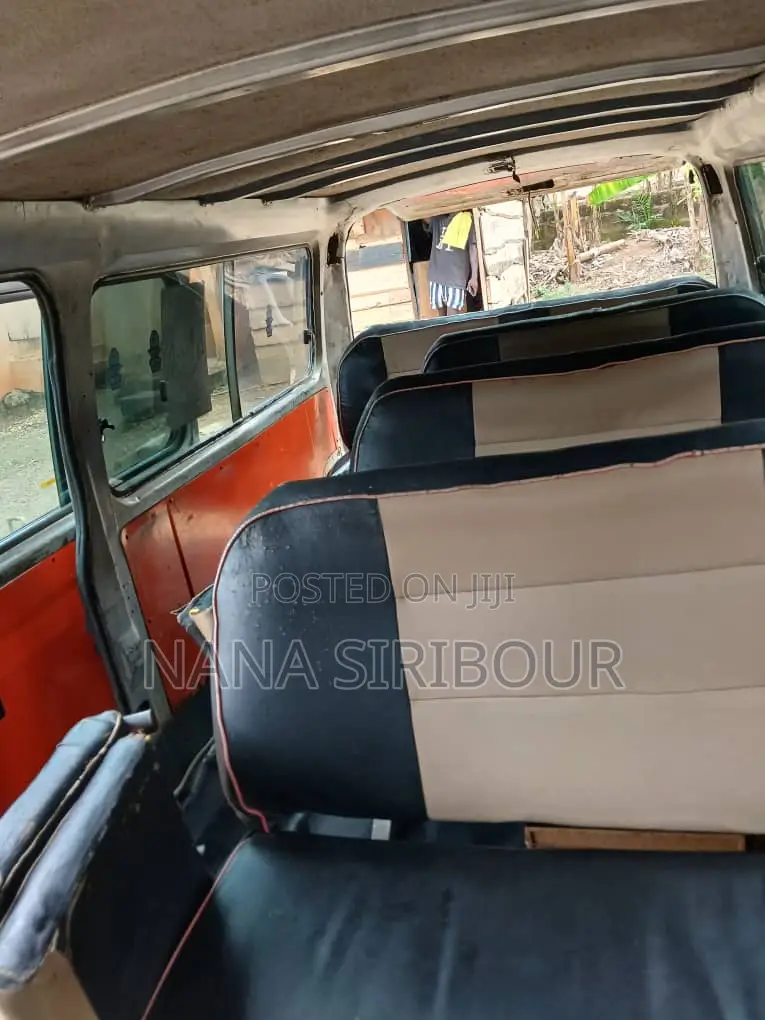 Nissan Caravan (Urvan) 2012