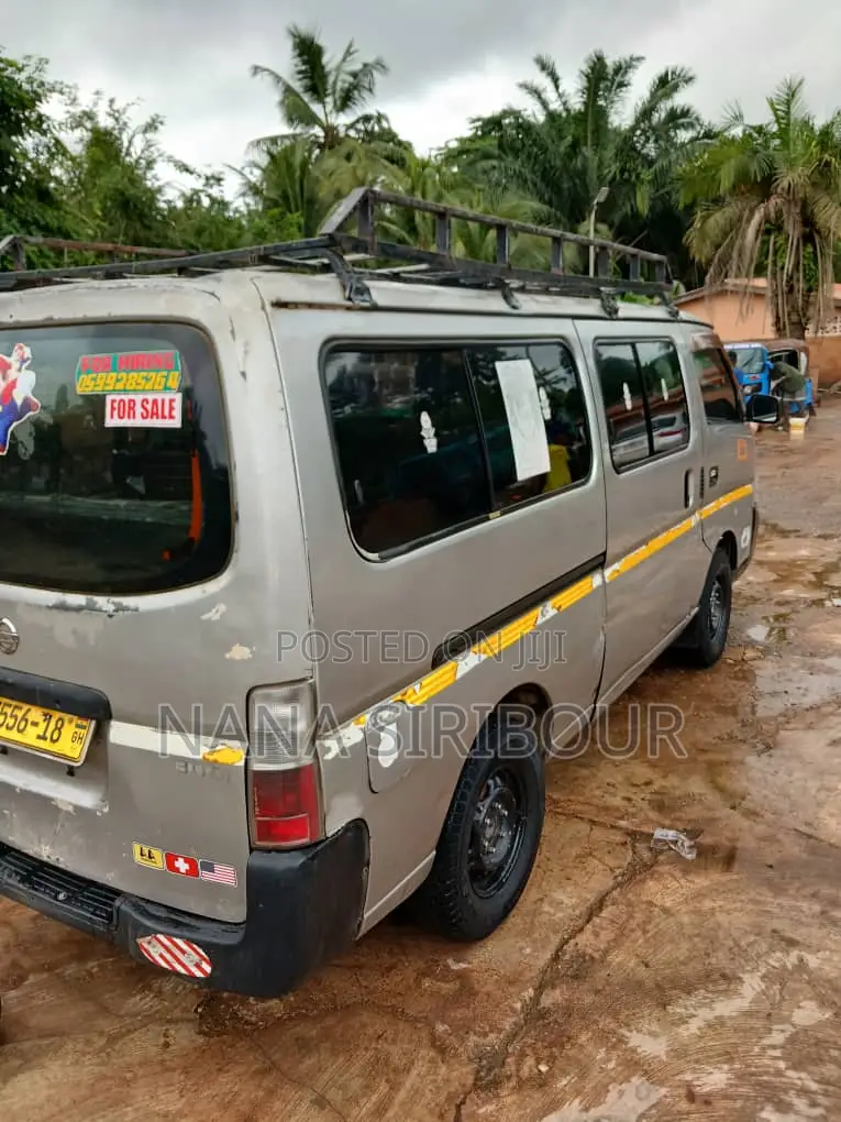Nissan Caravan (Urvan) 2012