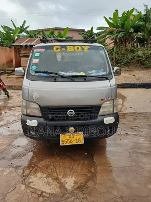 Nissan Caravan (Urvan) 2012