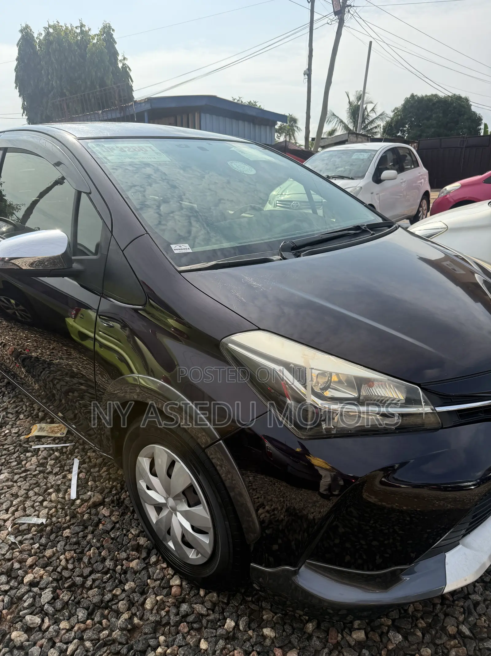 Toyota Vitz 1.3 FWD 5dr 2014 Burgundy