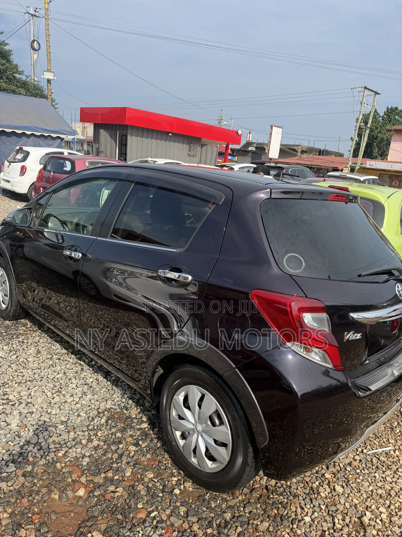 Toyota Vitz 1.3 FWD 5dr 2014 Burgundy