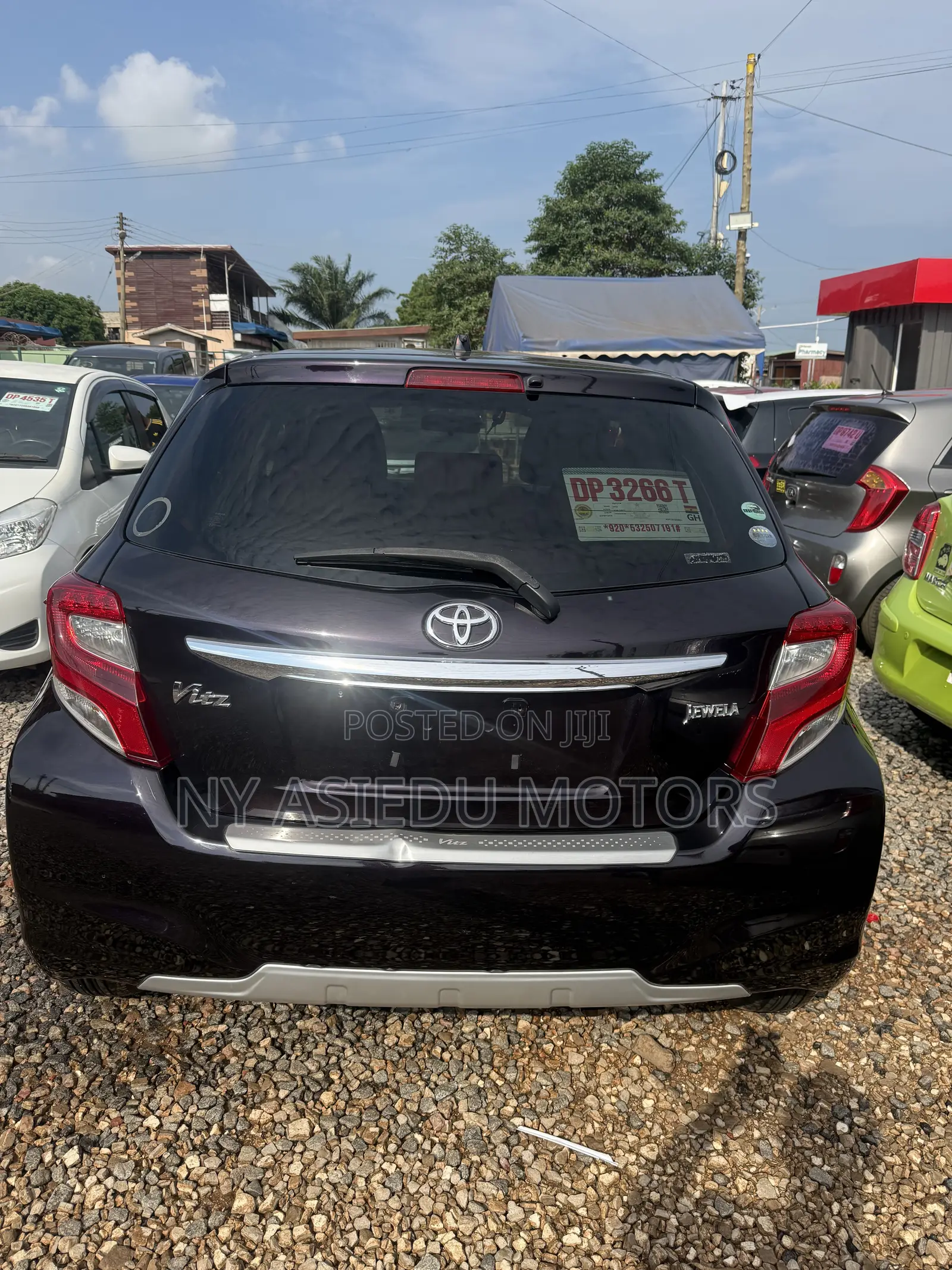 Toyota Vitz 1.3 FWD 5dr 2014 Burgundy