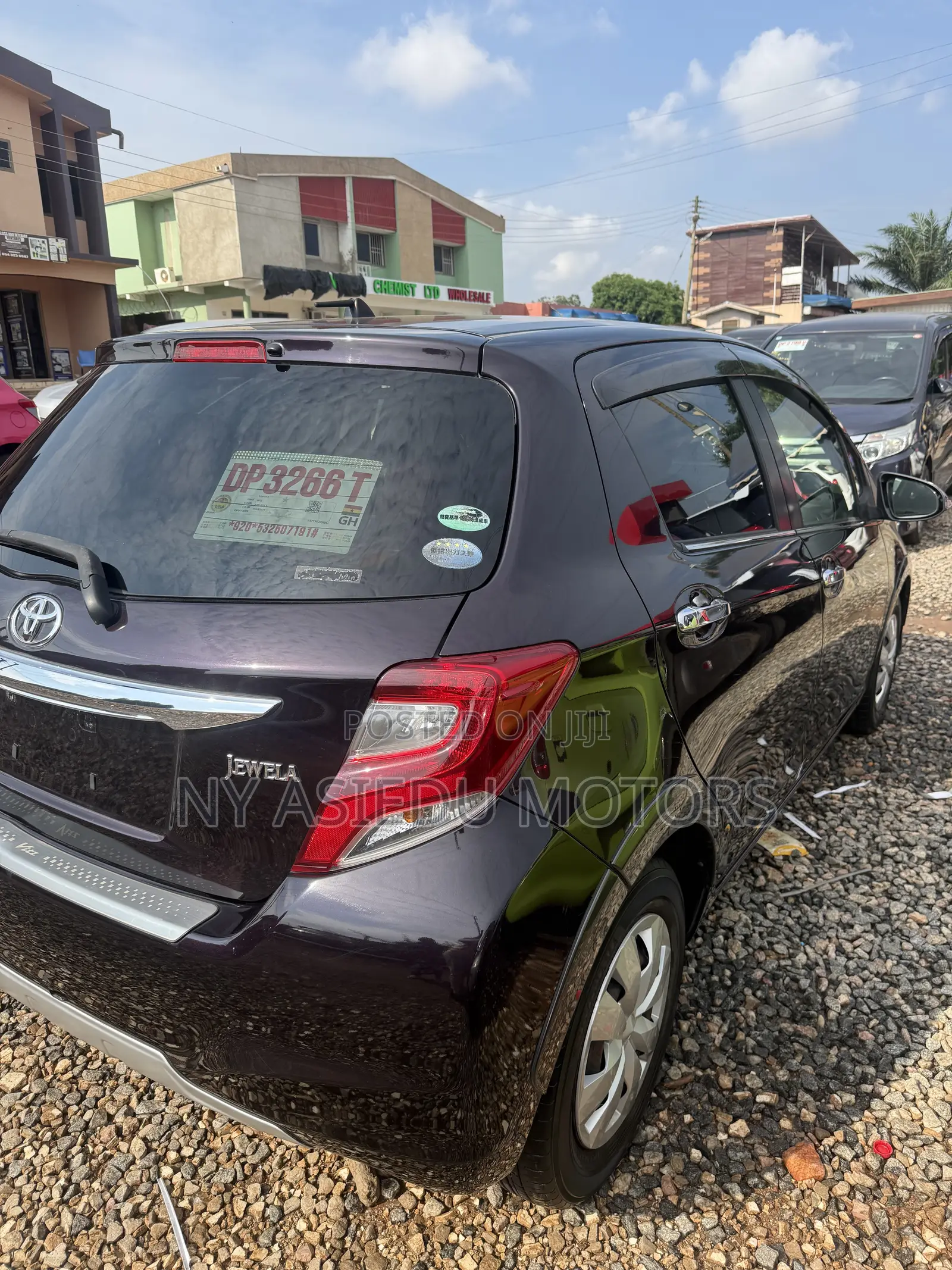 Toyota Vitz 1.3 FWD 5dr 2014 Burgundy