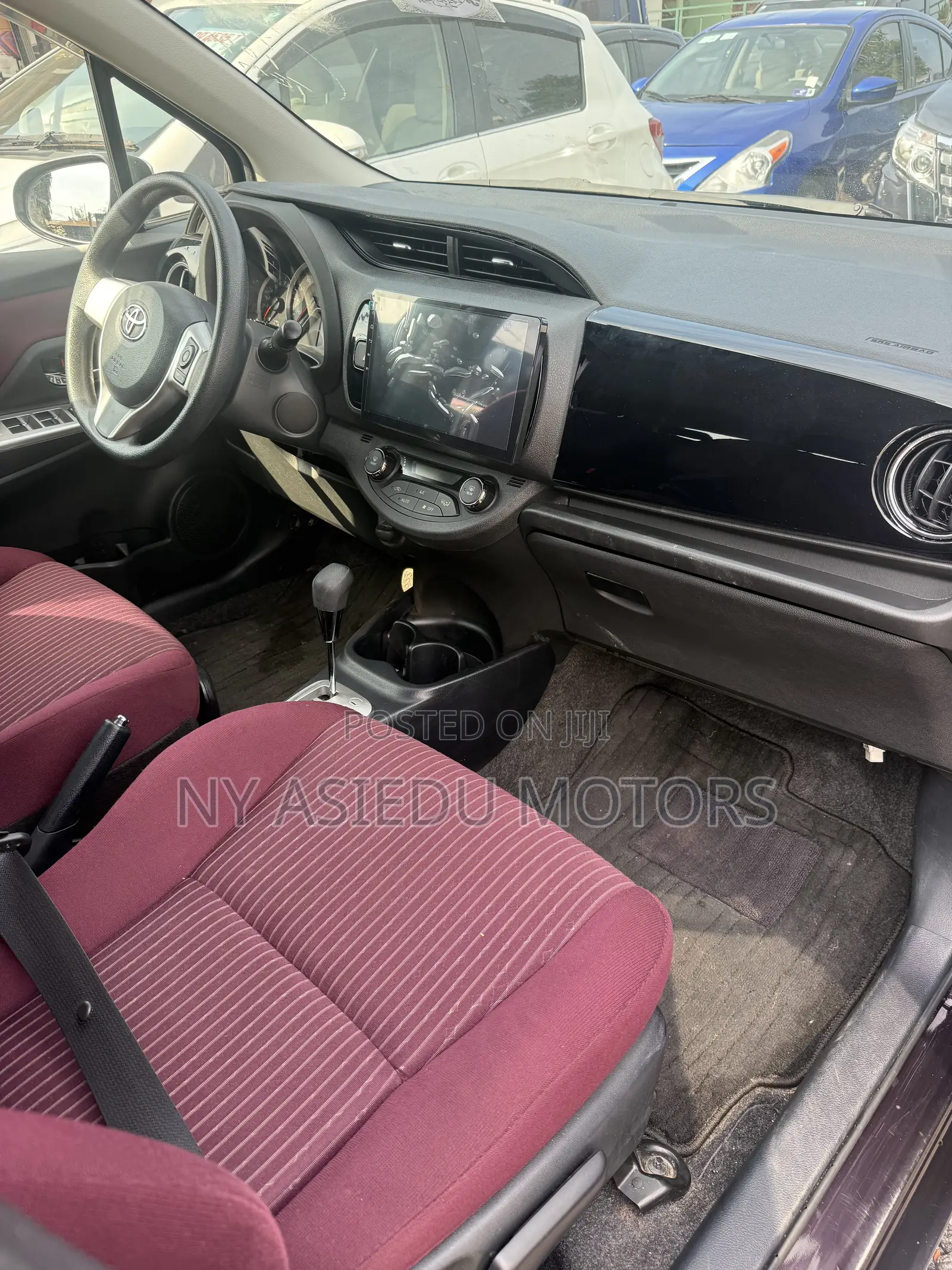 Toyota Vitz 1.3 FWD 5dr 2014 Burgundy