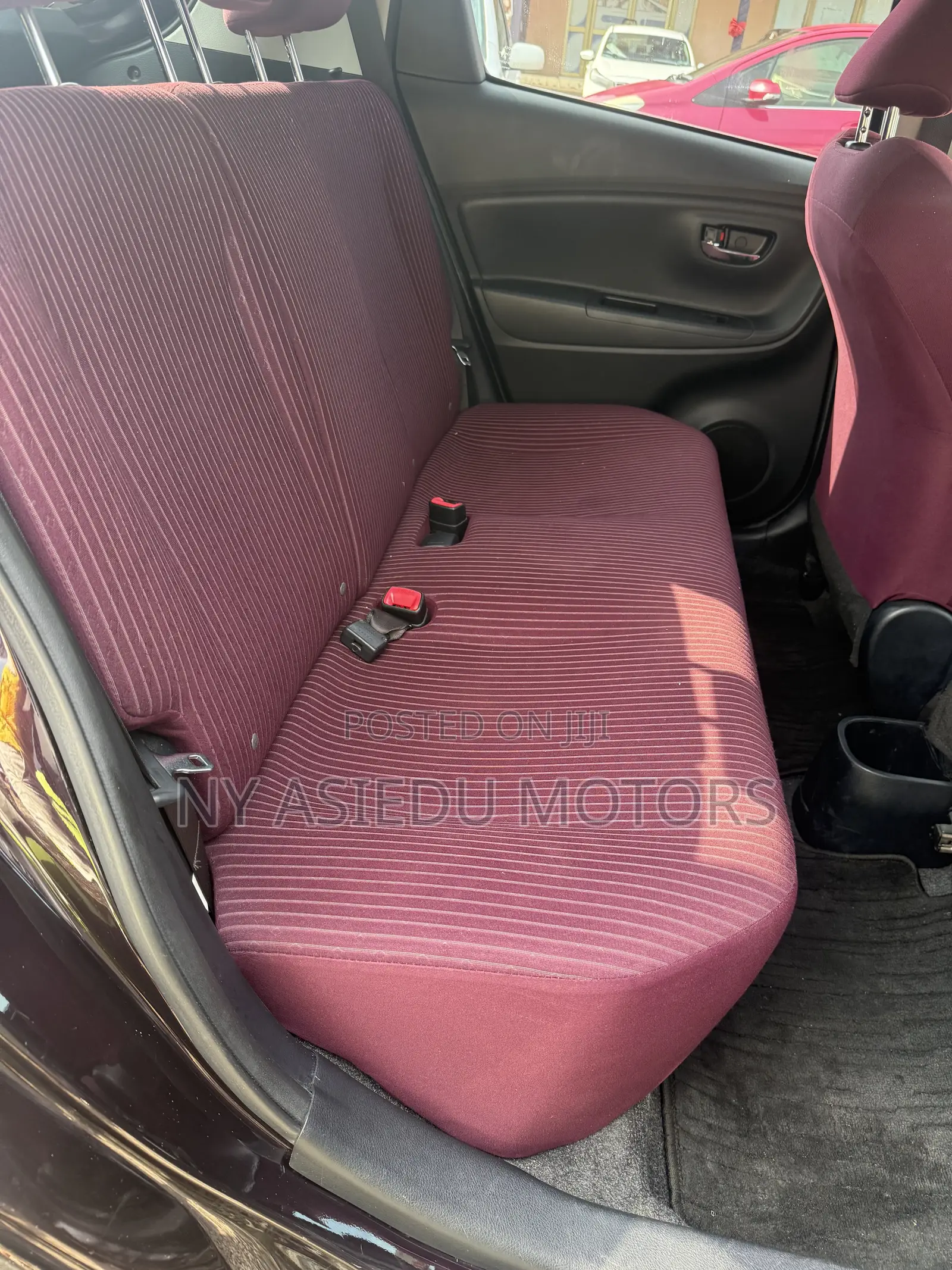 Toyota Vitz 1.3 FWD 5dr 2014 Burgundy