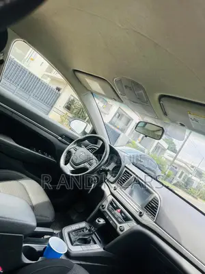 Hyundai Elantra ECO Sedan FWD (1.4L 4cyl 7A) 2017 White