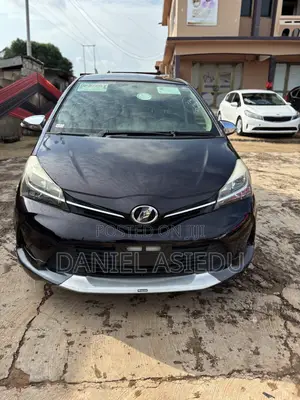 Toyota Vitz 1.3 AWD 3dr 2015 Burgundy