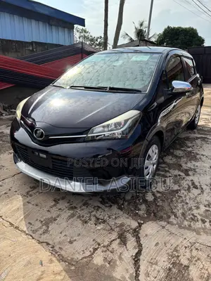 Toyota Vitz 1.3 AWD 3dr 2015 Burgundy