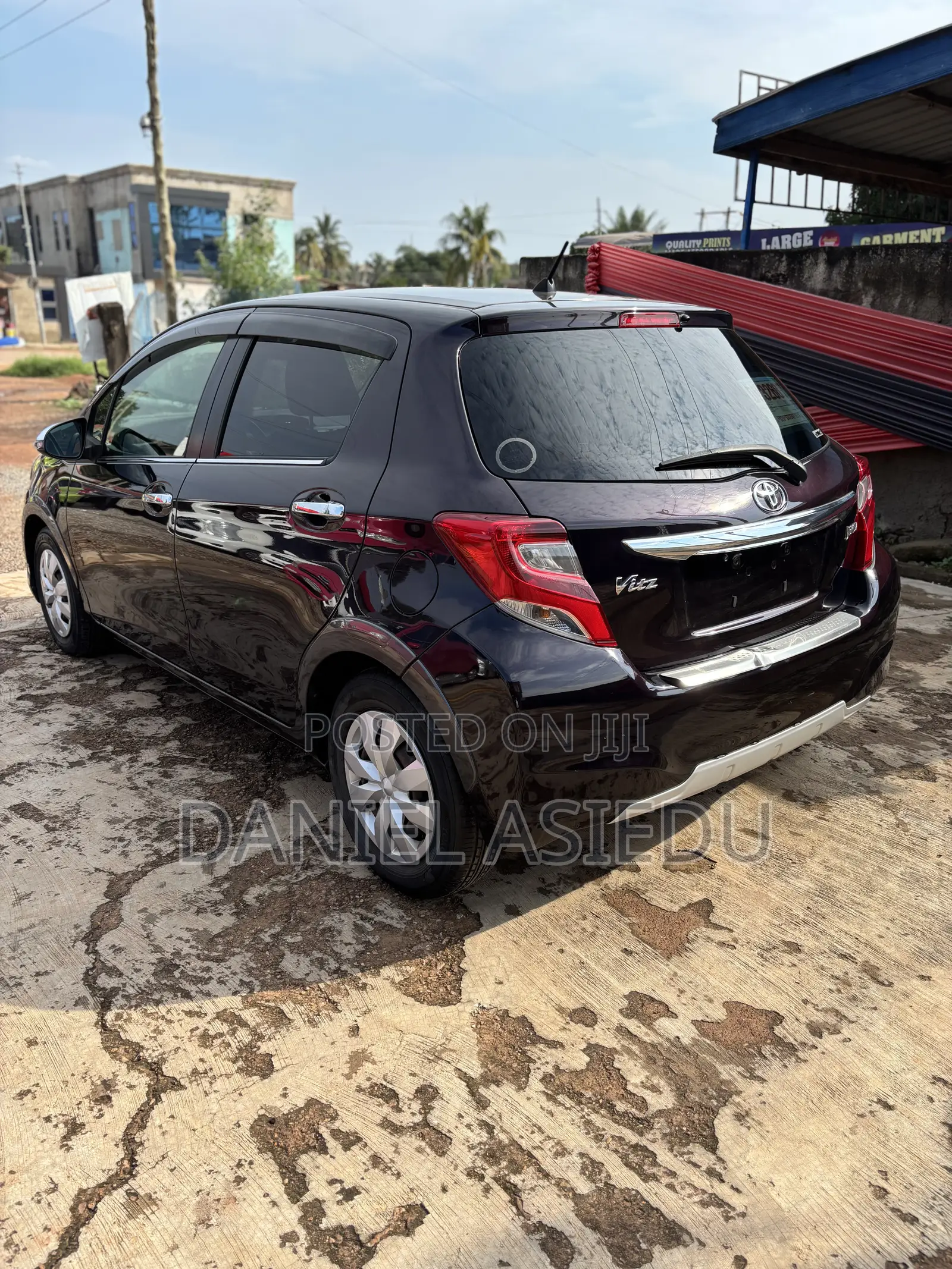 Toyota Vitz 1.3 AWD 3dr 2015 Burgundy