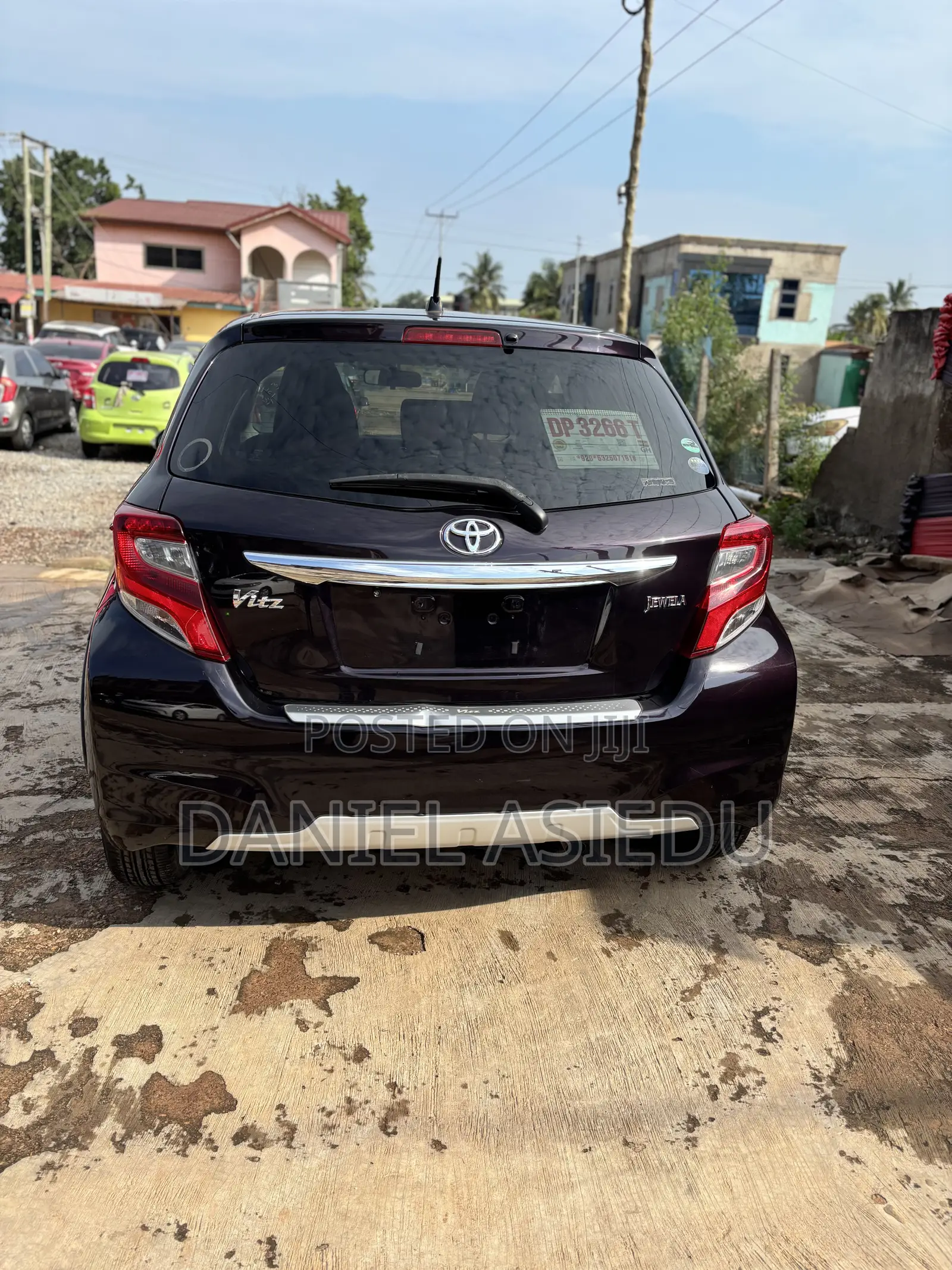 Toyota Vitz 1.3 AWD 3dr 2015 Burgundy