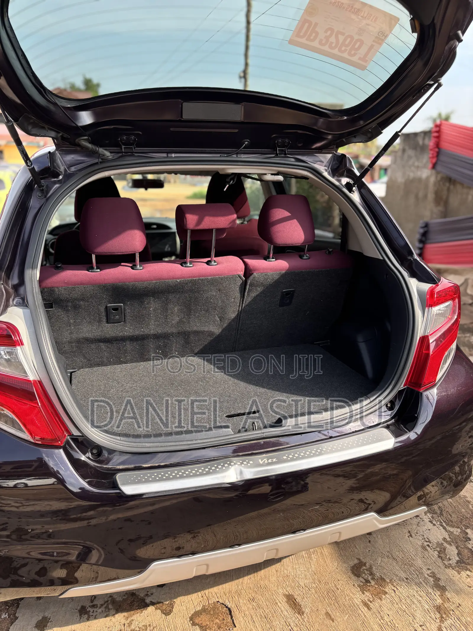 Toyota Vitz 1.3 AWD 3dr 2015 Burgundy