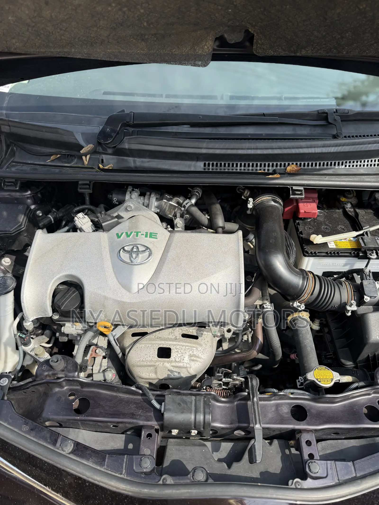 Toyota Vitz 1.3 FWD 5dr 2014 Burgundy