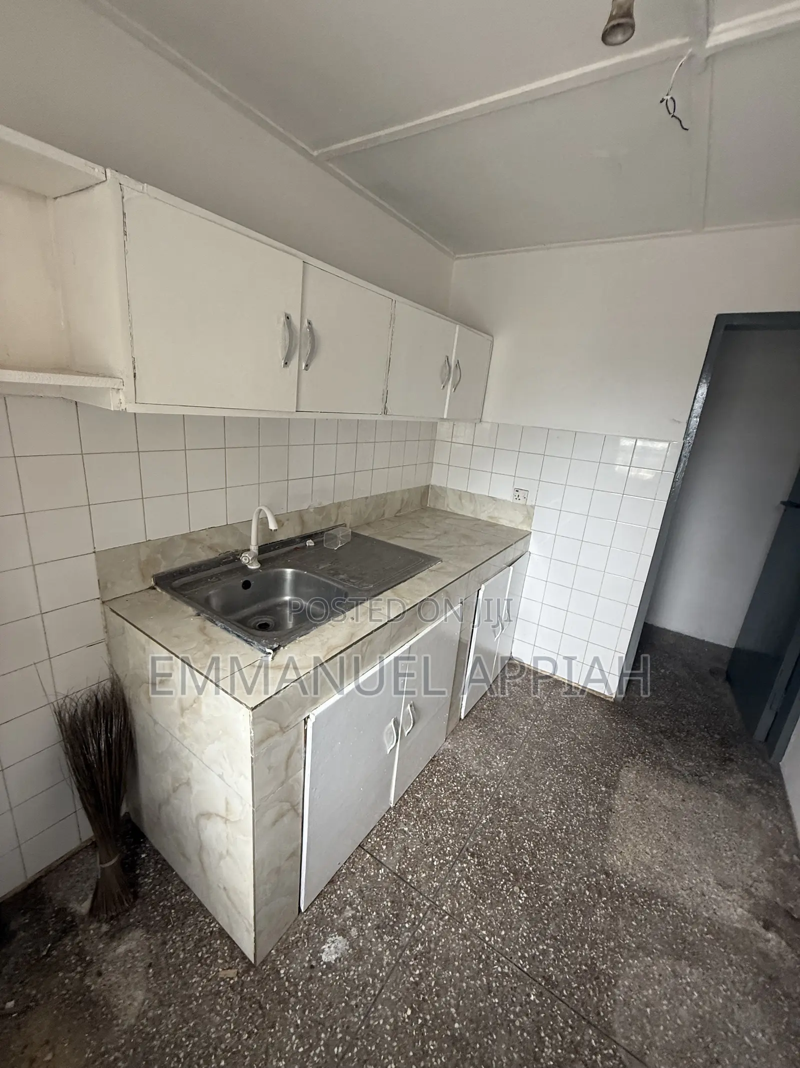 4bdrm Apartment in Awoshei Station, Awoshie for rent