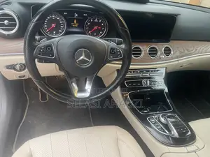 Mercedes-Benz E300 4Matic AWD Sedan (2.0L 4cyl 9A) 2017 White