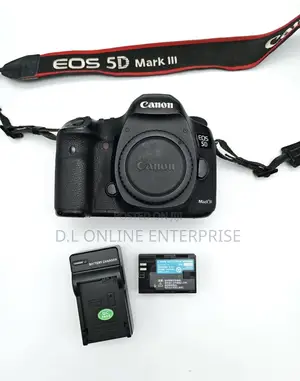 Canon Eos 5d Mark Iii + Canon 50mm Lens