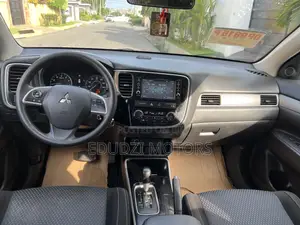 Mitsubishi Outlander ES FWD 2018 Blue