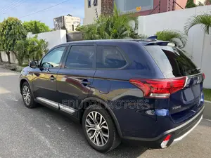 Mitsubishi Outlander ES FWD 2018 Blue