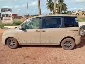 Toyota Sienta 1.5 AWD 2010 Brown