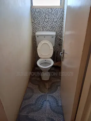 10bdrm House in Kaneshie, Accra Academy Area for sale