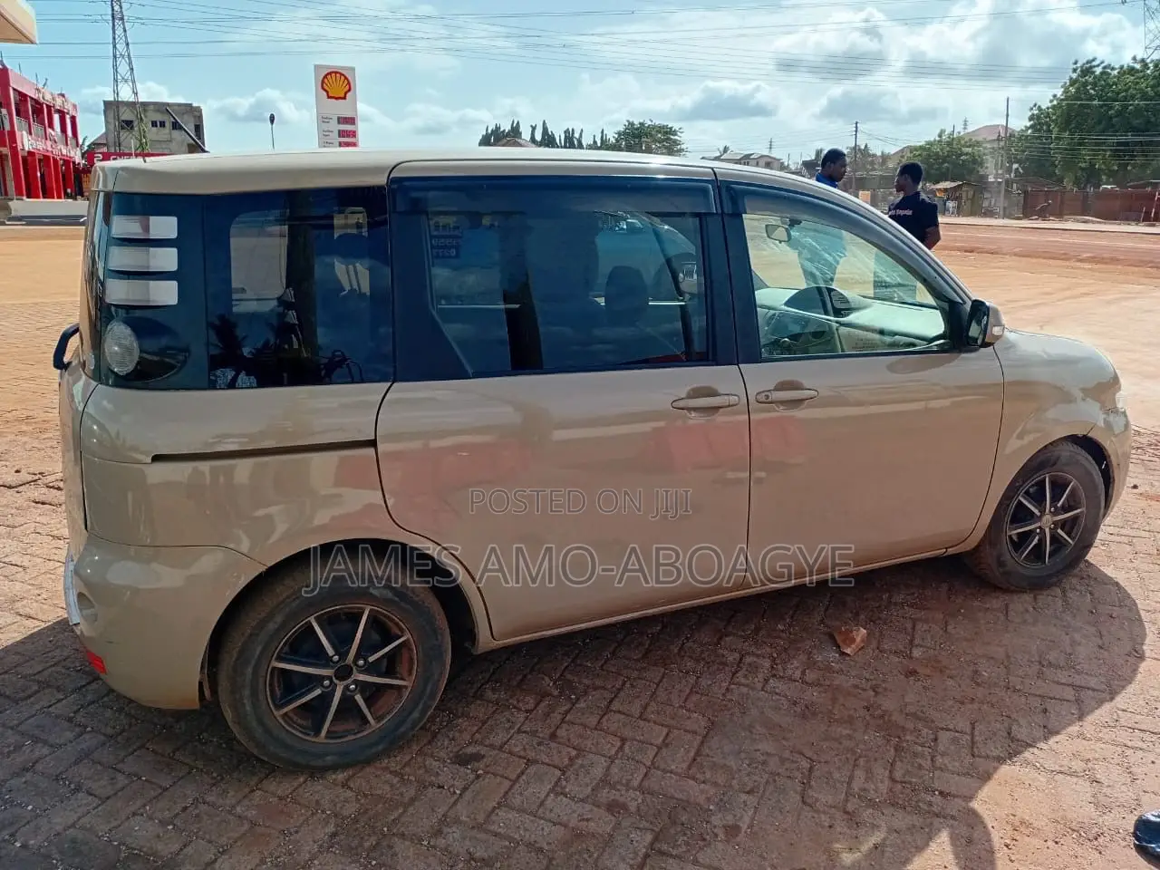Toyota Sienta 1.5 AWD 2010 Brown