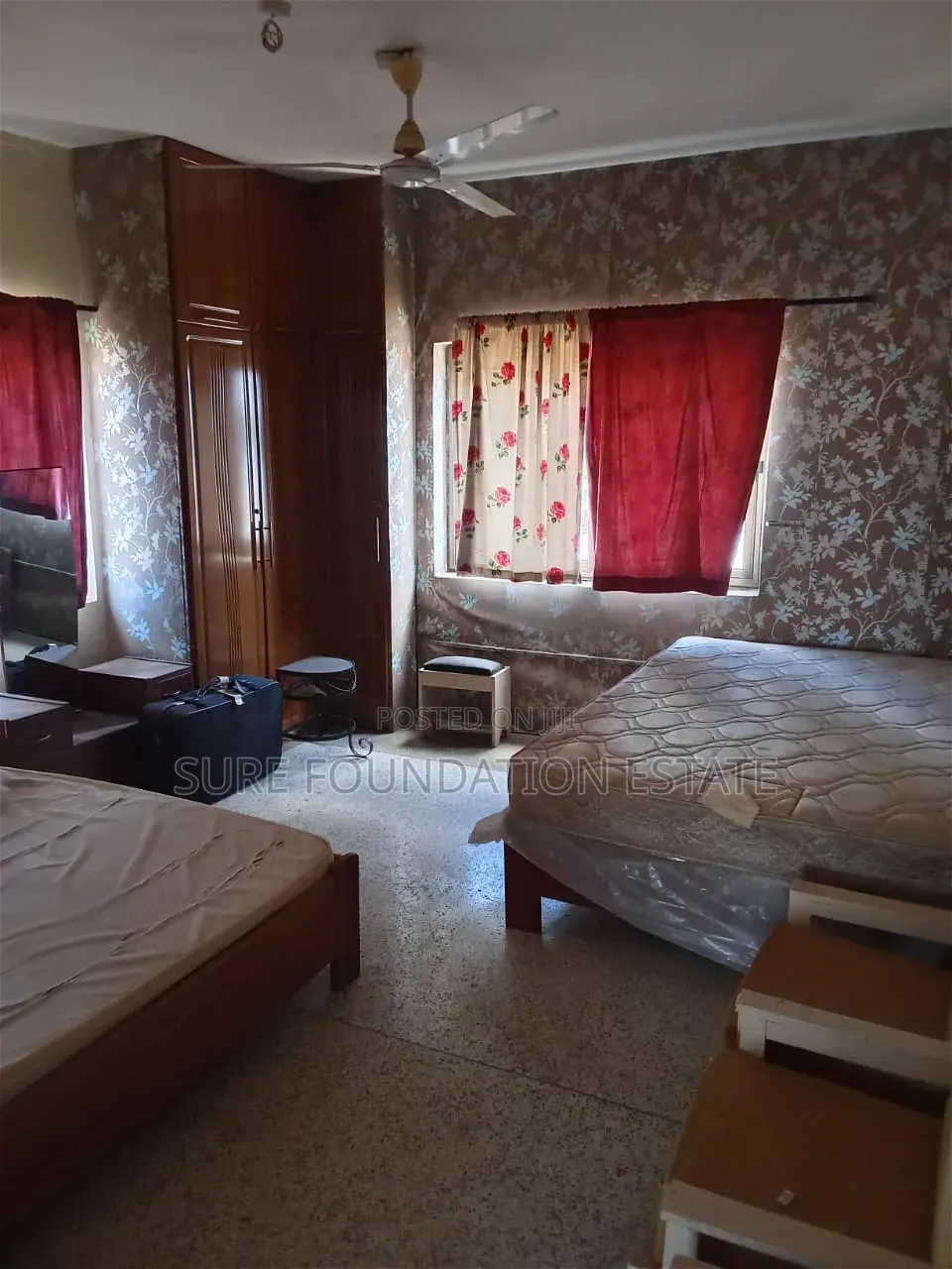 10bdrm House in Kaneshie, Accra Academy Area for sale