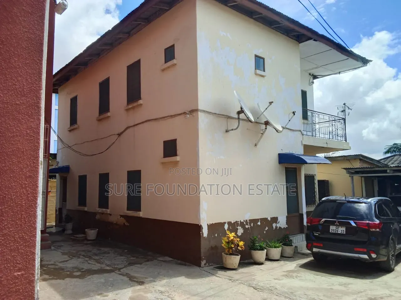 10bdrm House in Kaneshie, Accra Academy Area for sale