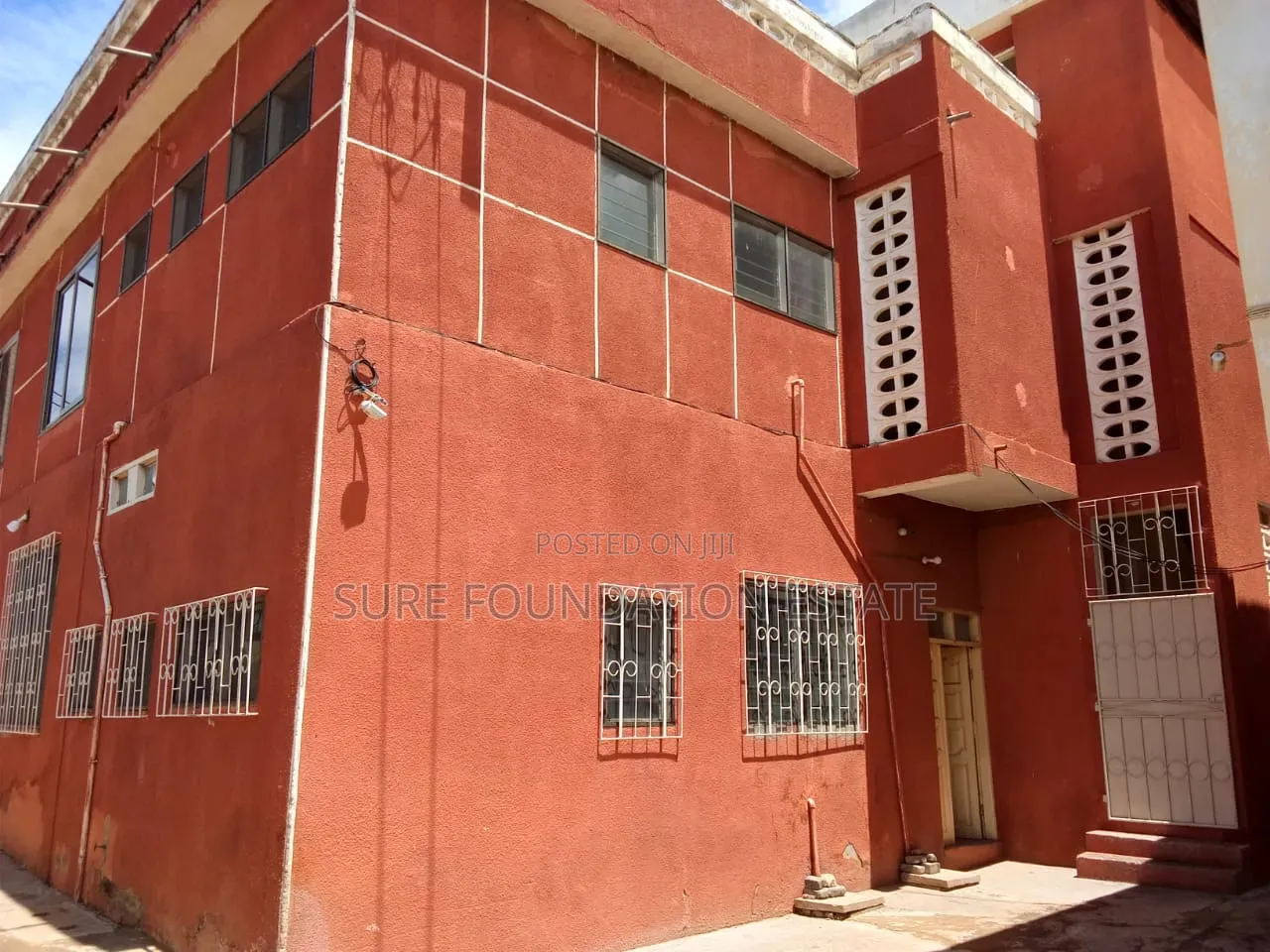 10bdrm House in Kaneshie, Accra Academy Area for sale