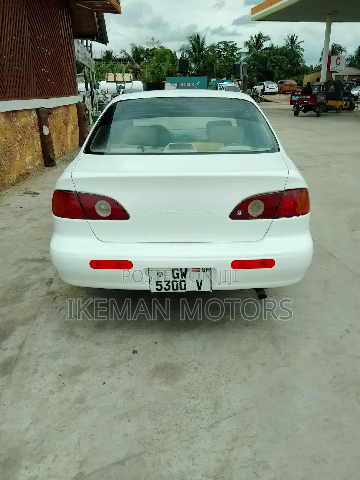 Toyota Corolla 2002 White