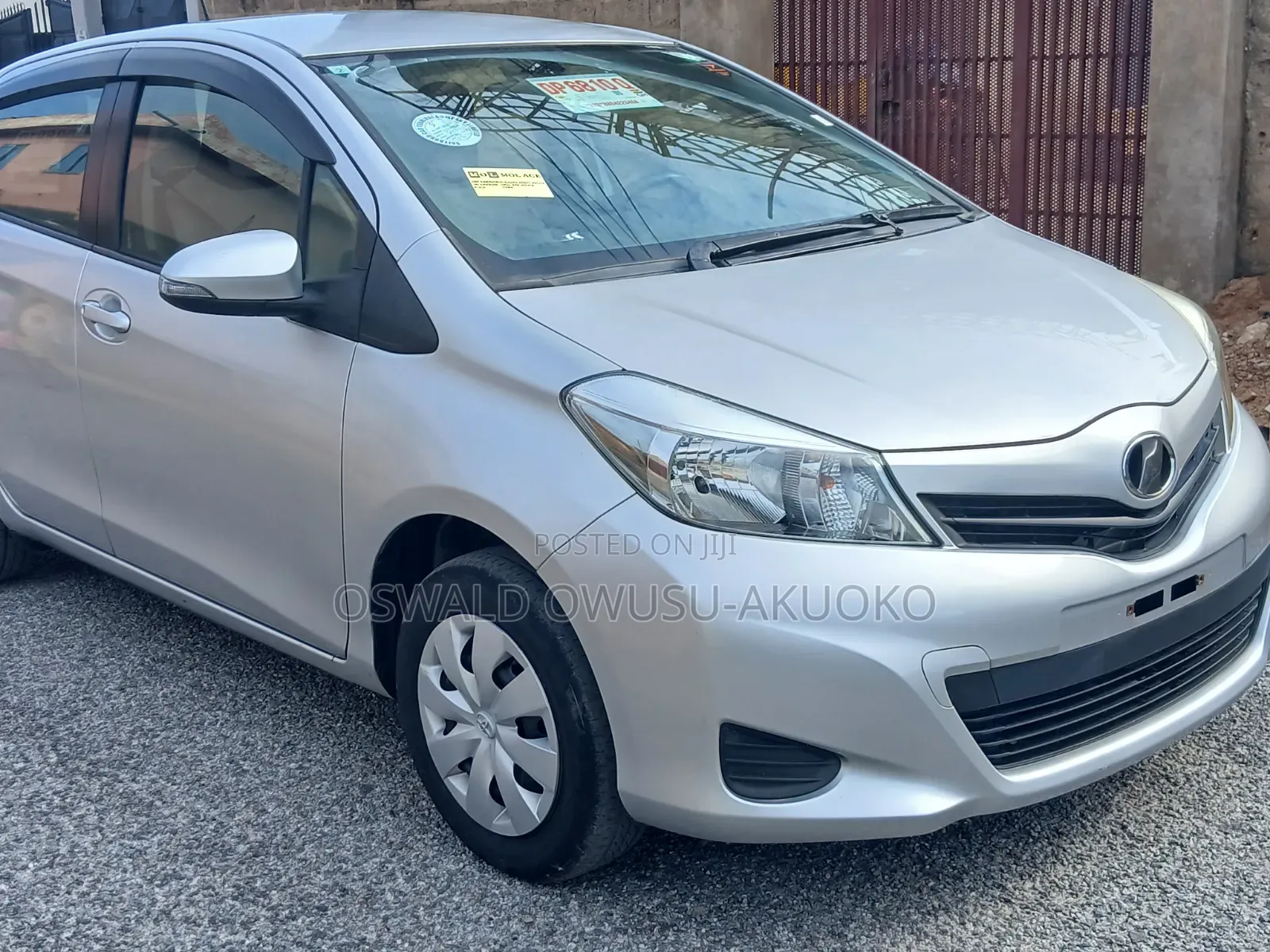 Toyota Vitz 2013 Silver