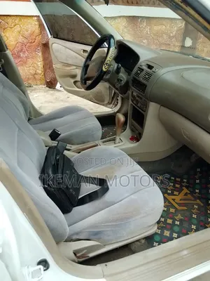 Toyota Corolla 2002 White
