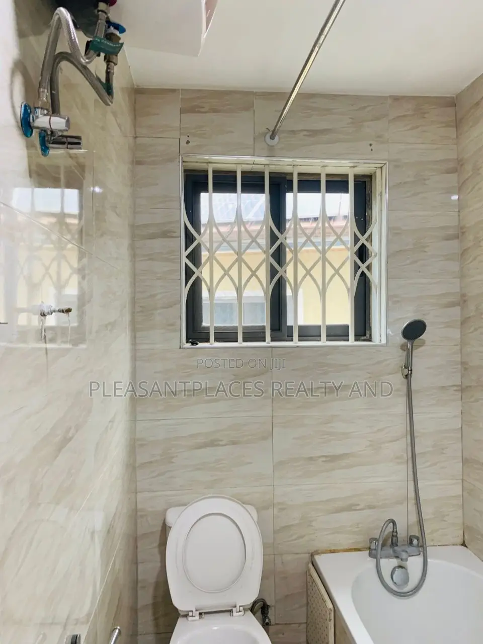 3bdrm Apartment in Pleasantplaces, Dworwulu for rent