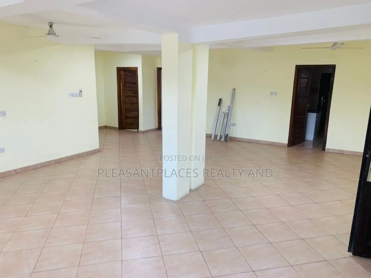 3bdrm Apartment in Pleasantplaces, Dworwulu for rent