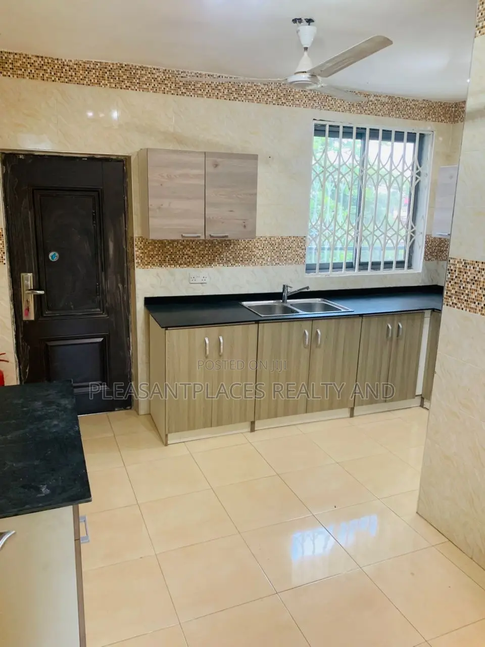 3bdrm Apartment in Pleasantplaces, Dworwulu for rent