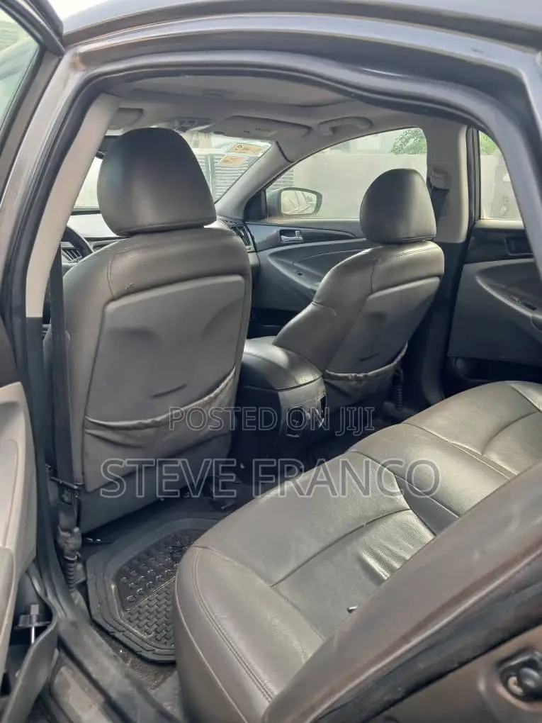 Hyundai Sonata GLS Sedan FWD (2.4L 4cyl 6A) 2012 Gray