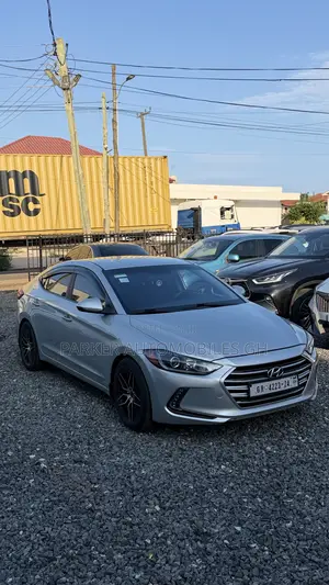 Hyundai Elantra 2018 Silver
