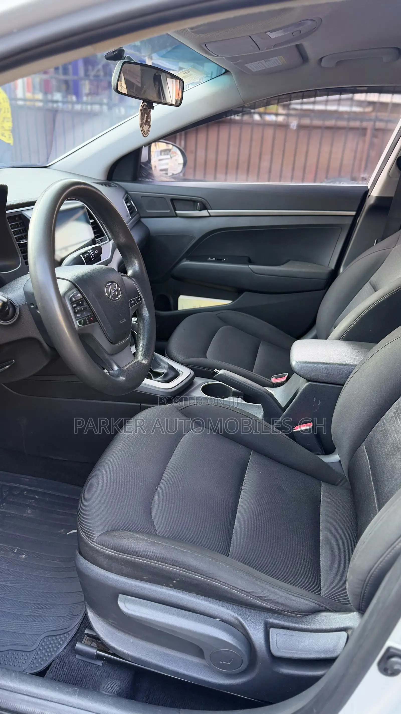 Hyundai Elantra 2018 Silver