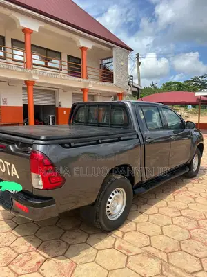 Toyota Hilux 2020 Matt Black