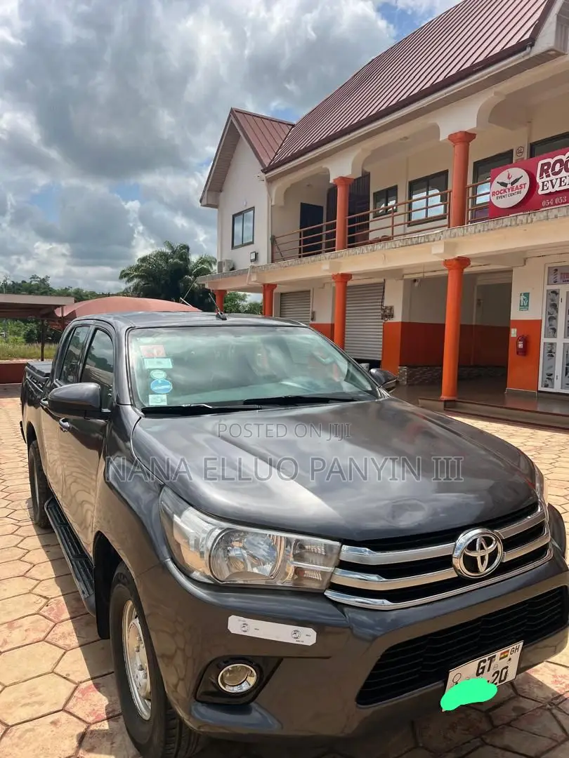 Toyota Hilux 2020 Matt Black