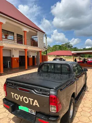 Toyota Hilux 2020 Matt Black