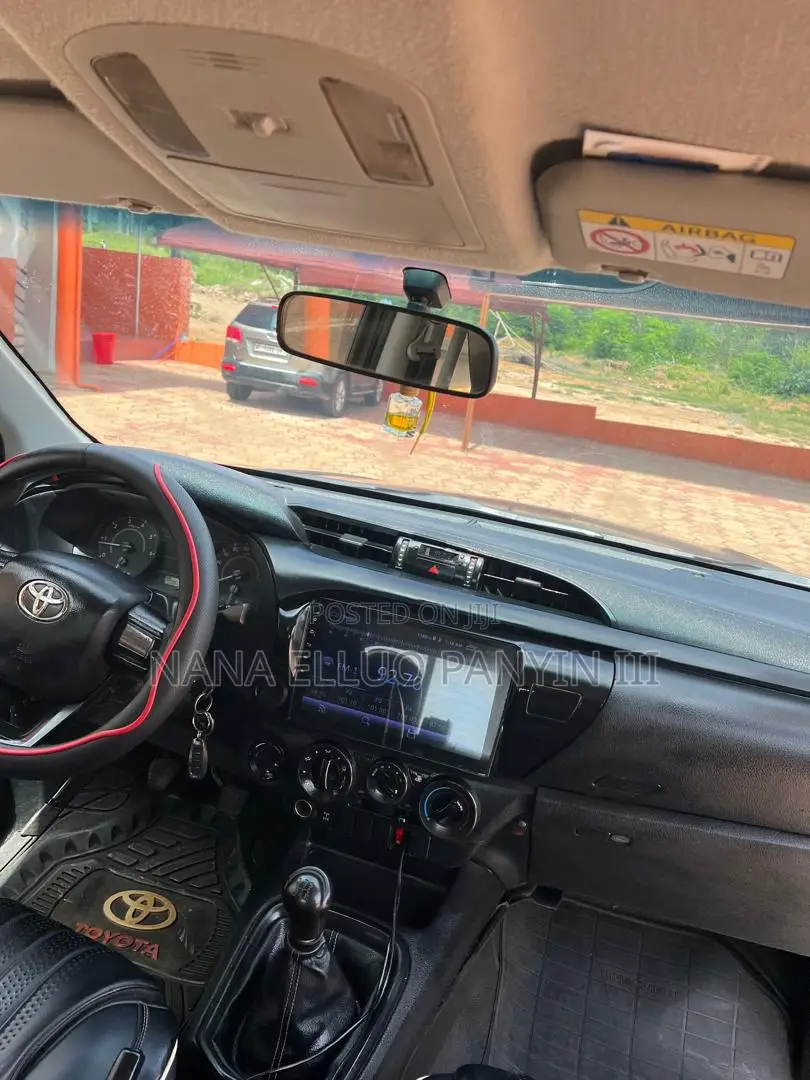 Toyota Hilux 2020 Matt Black