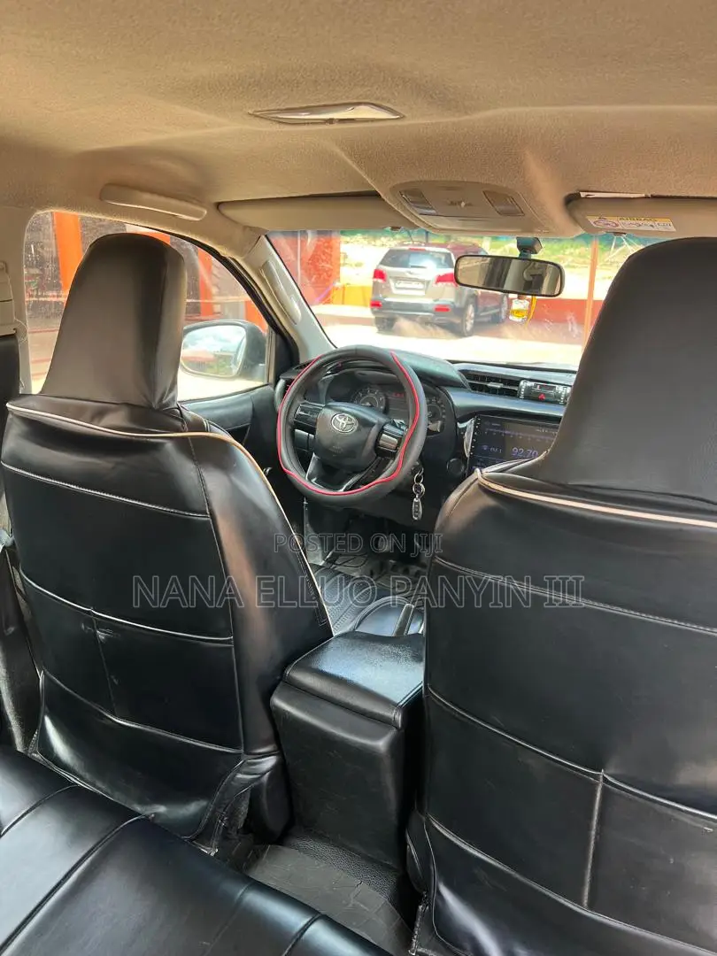 Toyota Hilux 2020 Matt Black