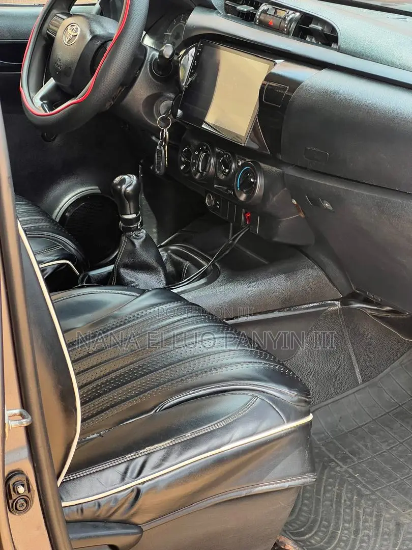 Toyota Hilux 2020 Matt Black