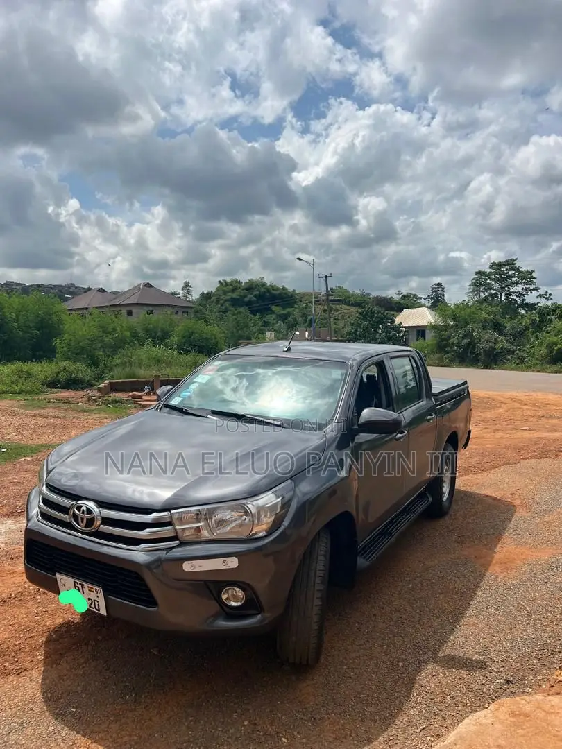 Toyota Hilux 2020 Matt Black