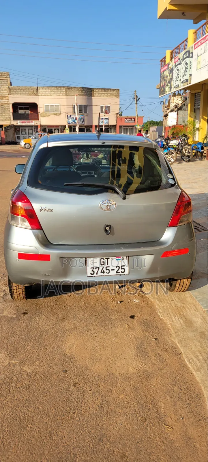 Toyota Vitz 2010 Green