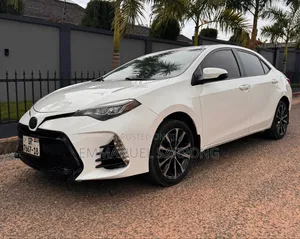 Toyota Corolla 2018 White
