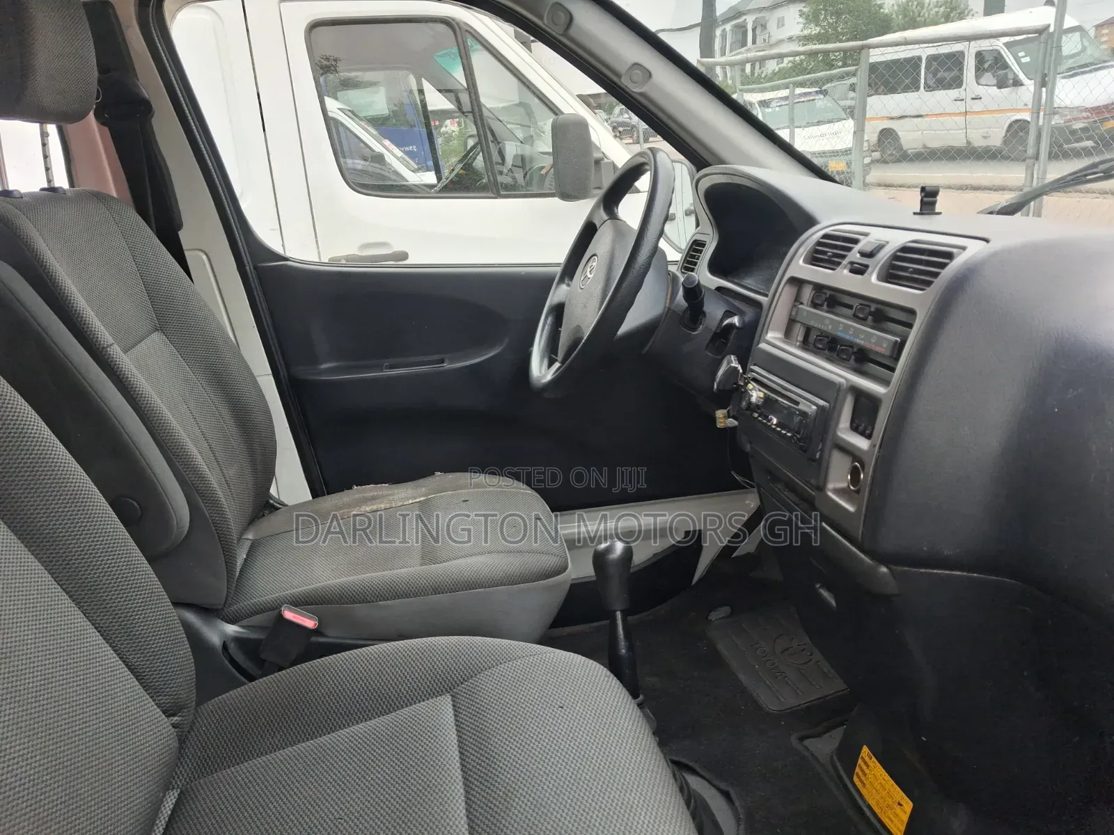 Toyota HiAce 2010 White